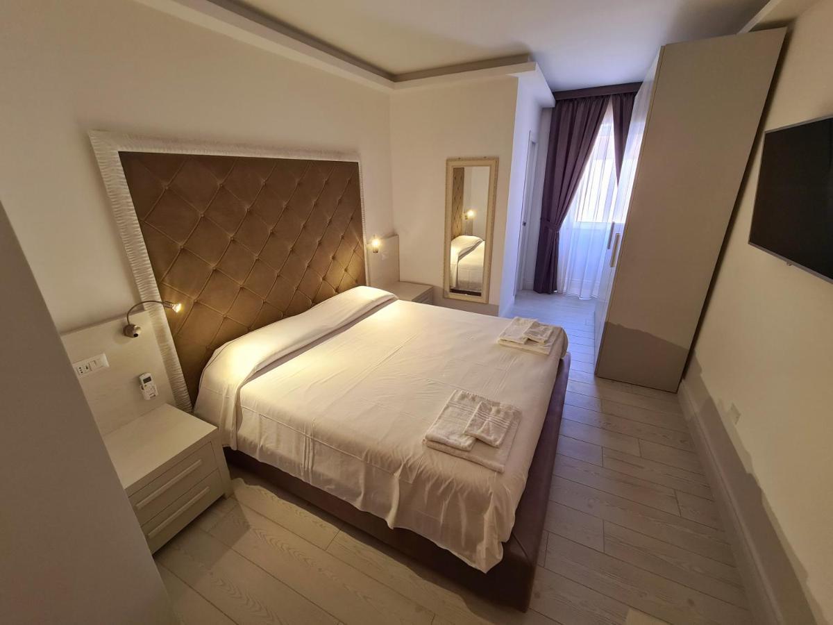 Isola Nel Parco Villas & Rooms ラ・マッダレーナ エクステリア 写真